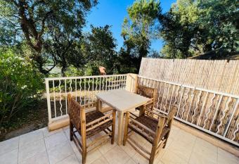 Studio de vacances dans r  sidence avec piscine has Balcony rooms