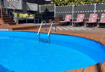 O&W Ferienhaus mit Pool n  he N  rburgring, Adenau has Balcony rooms