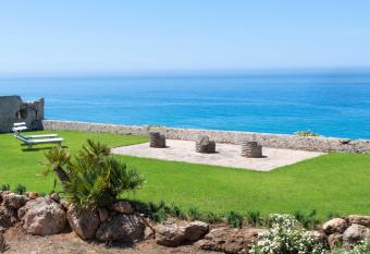 Maragani Beach Rooms & Breakfast has Balcony rooms