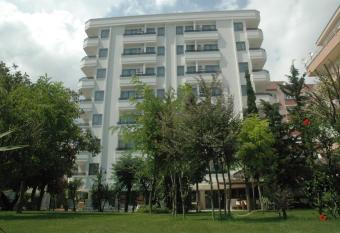 Suite Laguna Otel allows 18 year olds to book a room