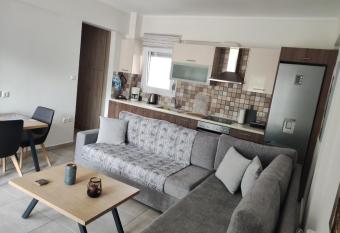 AVELLANA ROYAL SUITES allows 18 year olds to book a room