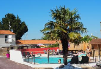 Camping La Pr  vot   allows 18 year olds to book a room