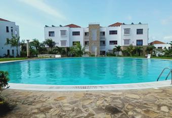 SEASCAPE BEACH APARTMENT has Balcony rooms