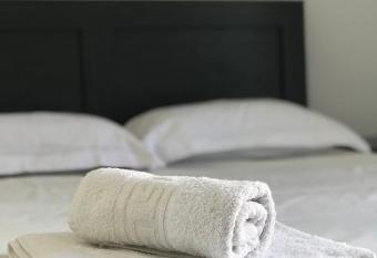 INEJ Maisonette in the centre of Hermoupolis has Balcony rooms