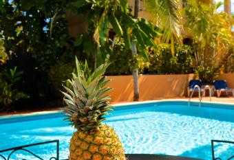 Villa del Sue  o allows 18 year olds to book a room