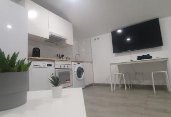 #4# Apartamento Familiar Sevilla Centro allows 18 year olds to book a room