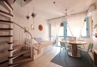 Green Coast House 1 has Balcony rooms