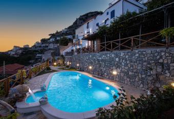 Villa Primavera allows 18 year olds to book a room