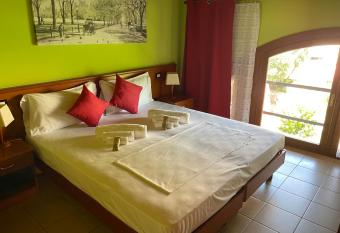 Hotel Al Bosco allows 18 year olds to book a room