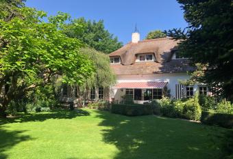 Bed and Breakfast De Kip - Priv  -appartement van 43 m2 met tweepersoons bubbelbad - met Finse sauna - in westvleugel van luxe villa allows 18 year olds to book a room