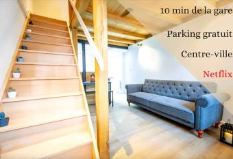 Le chalet has Balcony rooms