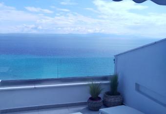 Panorama Sea View has Balcony rooms