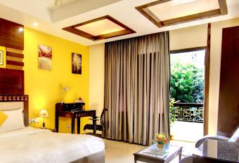 The Lime Stays Greater Kailash Metro- South Delhi nearby Saket Select City allows 18 year olds to book a room