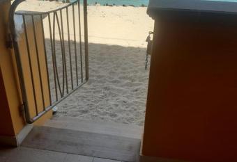 Casa vacanze Rosario has Balcony rooms