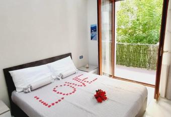 Casa Plinio has Balcony rooms