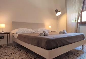 Alleria Holiday Home in Center allows 18 year olds to book a room