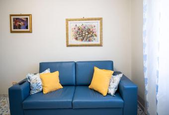 Casa Vacanza La Gardenia has Balcony rooms