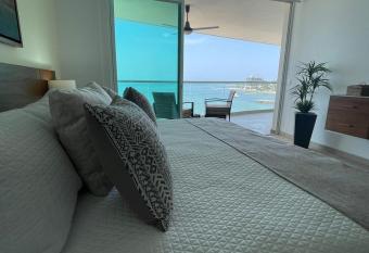 Barlovento Ocean Front Rental has rooms with a private hot tub