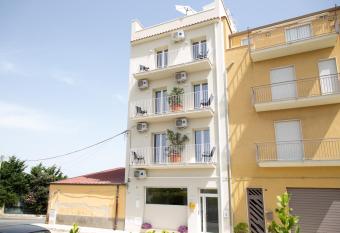 Ciuri  Affittacamere allows 18 year olds to book a room