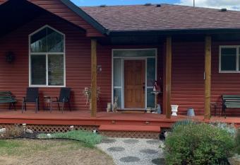 Entire house ,Lake View Cottage ,sleeps 8 allows 18 year olds to book a room