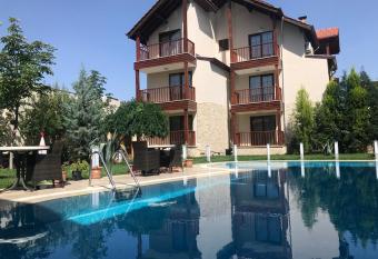 Venus Hotel has Balcony rooms