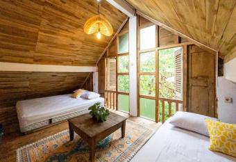 Omah Joho Guesthouse has Balcony rooms