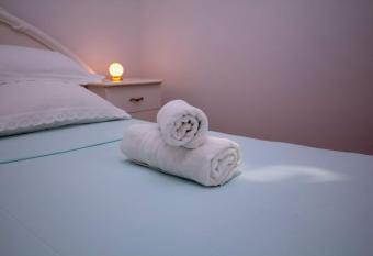 Maria 40 has rooms with a private hot tub