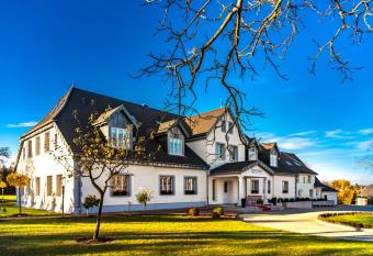 Pension und Restaurant Gutshaus Kaltenhof has Balcony rooms