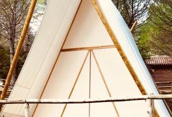 Kampaoh Grazalema allows 18 year olds to book a room