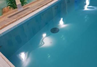 Apartament Ma  gosi has rooms with a private hot tub