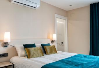 Castellpetit has Balcony rooms