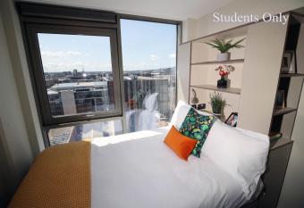Vibrant Rooms For STUDENTS only, BELFAST CITY CENTRE - SK allows 18 year olds to book a room
