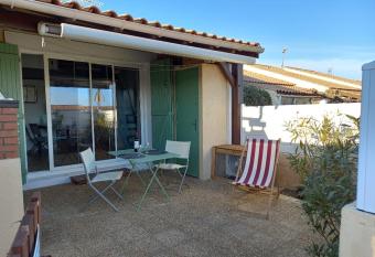 Hauts de Saint Pierre has Balcony rooms