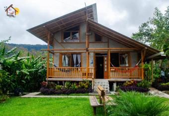 La Casa en el Aire Mindo has Balcony rooms