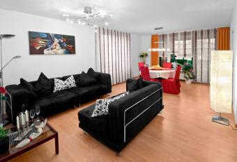 Business Suiten has Balcony rooms