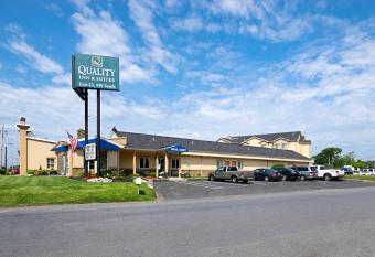 Quality Inn and Suites Glenmont - Albany South has Smoking rooms