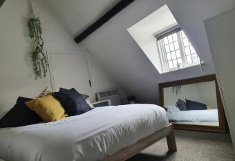 Grade I listed luxury apartment in Hertfordshire allows 18 year olds to book a room