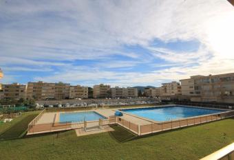MARCO POLO - Studio priv   avec piscine et parking has Balcony rooms