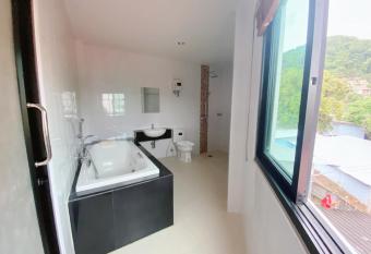 Fareda boutique hotel and Intend Tour allows 18 year olds to book a room