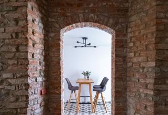 Kn    e Ferdinand Apartments has Balcony rooms