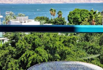 Tiberias 2 has Balcony rooms