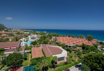 Swandor Hotels & Resorts - Kemer allows 18 year olds to book a room