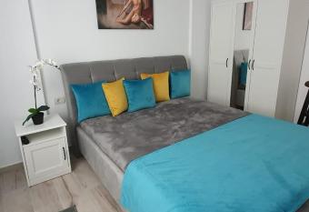 Apartament N  vodari la malul marii allows 18 year olds to book a room