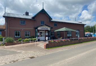 Landgasthof Lehmsiek allows 18 year olds to book a room