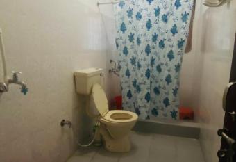 Kelsang Homestay A- 2BHK allows 18 year olds to book a room