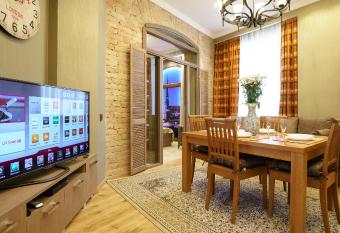 OldRigaLuxApart free parking has Balcony rooms