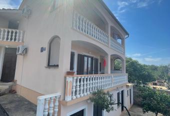 Apartman Prizna has Balcony rooms