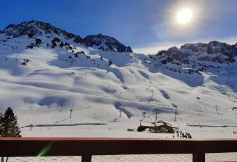 La Mongie, Studio pieds des pistes, parking int  rieur priv   has Balcony rooms