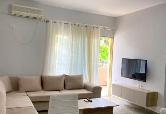 Proper Apartment has rooms with a private hot tub