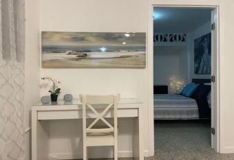 Casa del Sol -Unit B allows 18 year olds to book a room